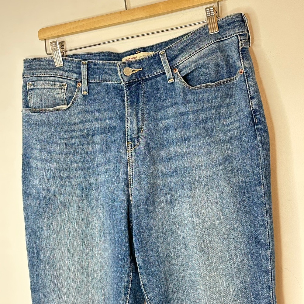 Levi's Signature Womens Mid Rise Straight Leg Jeans‎ Blue Medium Wash 14 - Picture 5 of 11